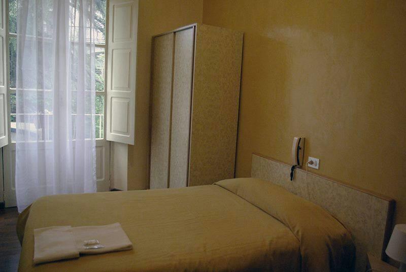 Albergo Tarsia กาสโตรวิลลารี ภายนอก รูปภาพ