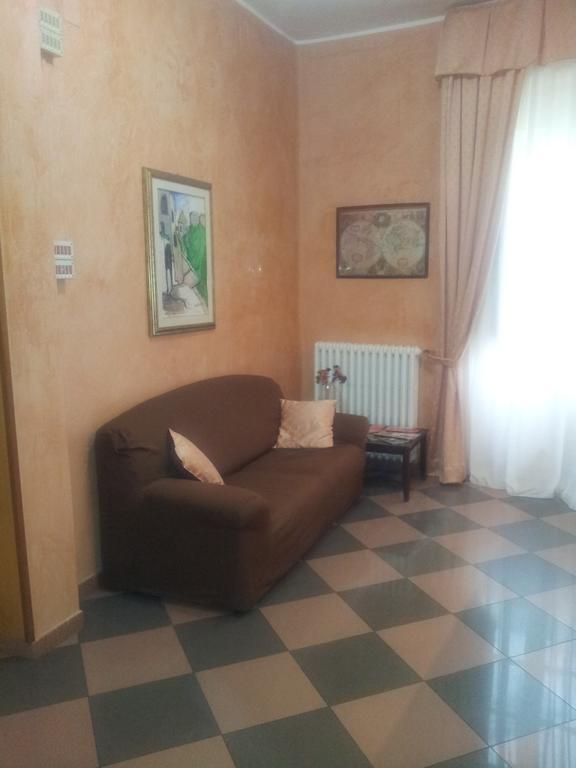 Albergo Tarsia กาสโตรวิลลารี ภายนอก รูปภาพ